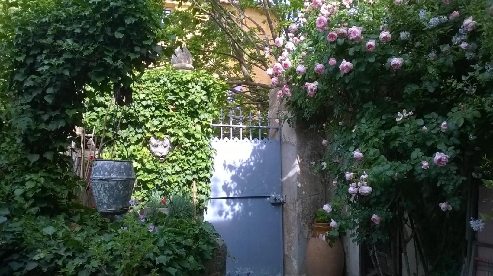 Au Puits De La Fontaine Hotel Tavernes Exterior photo