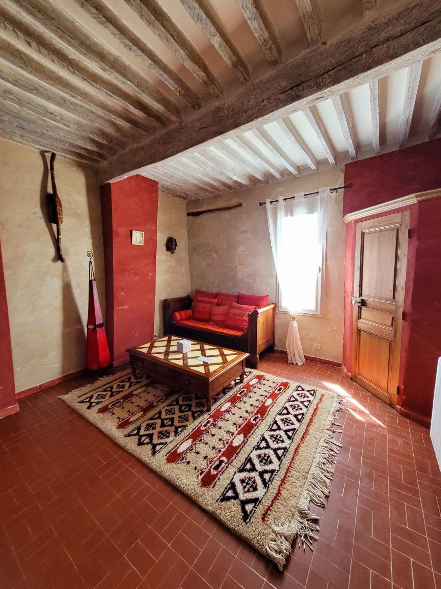 Au Puits De La Fontaine Hotel Tavernes Room photo