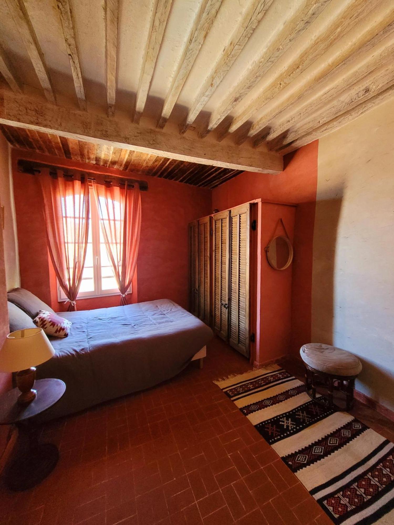 Au Puits De La Fontaine Hotel Tavernes Room photo