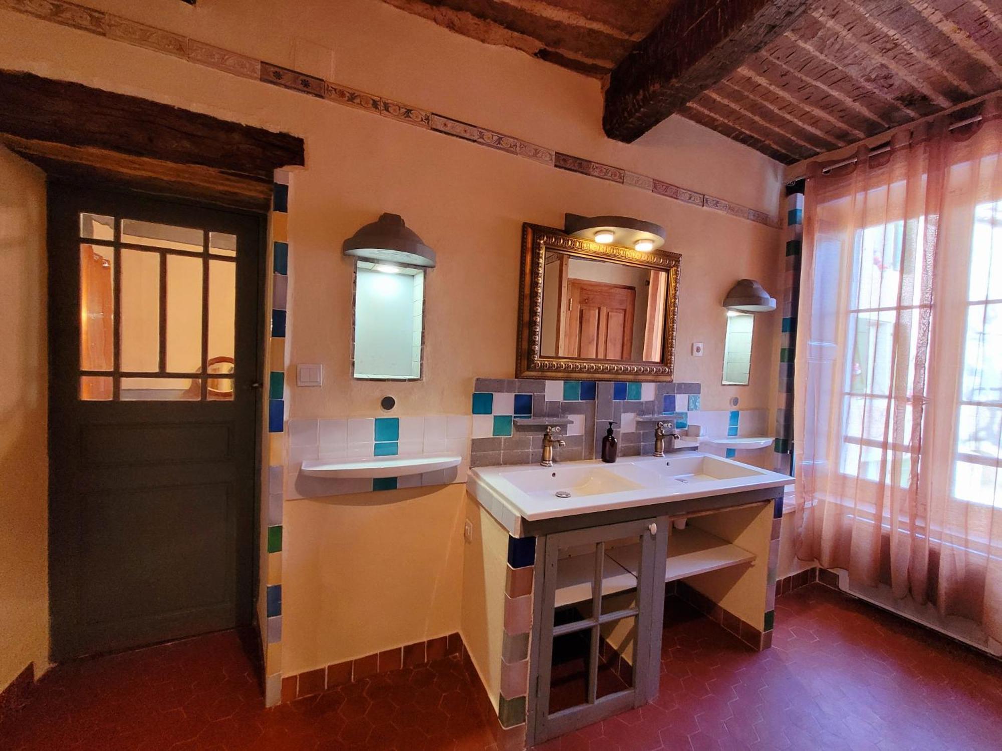 Au Puits De La Fontaine Hotel Tavernes Room photo